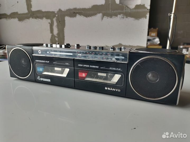 Двухкассетная магнитола sanyo