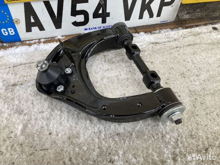 Рычаг передний верхний Mitsubishi Pajero, L200