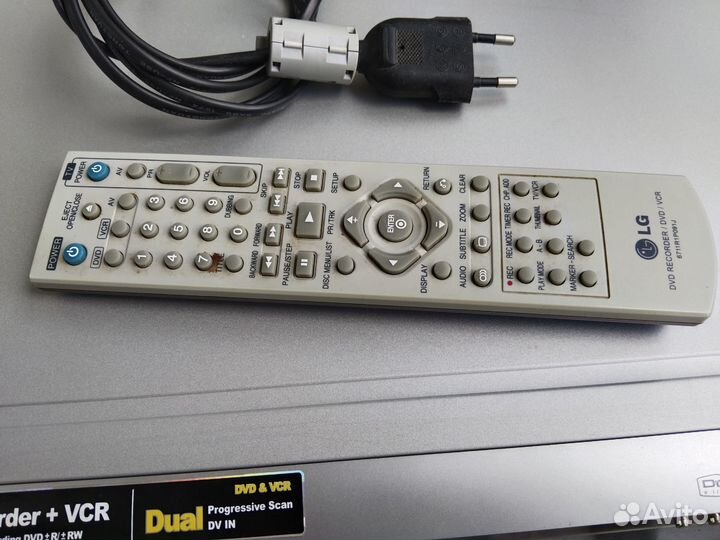 DVD рекордер - видеомагнитофон LG DVR573X