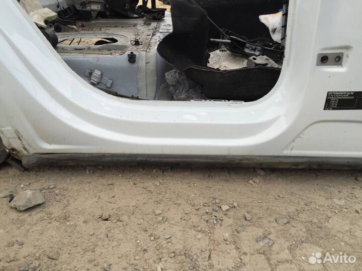 Панель боковая кузова/стойка правая Volkswagen Tiguan