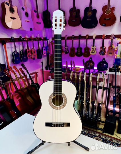 Классическая гитара Belucci