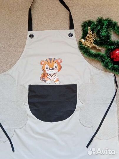 Подарок хозяющке. Фартук с тигрятами. Фартук кух