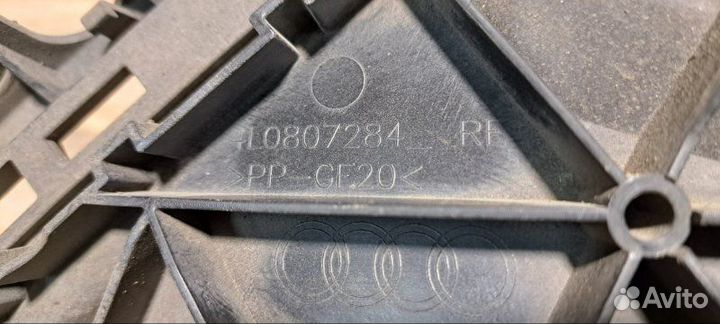 Направляющая правая Audi Q7 4L