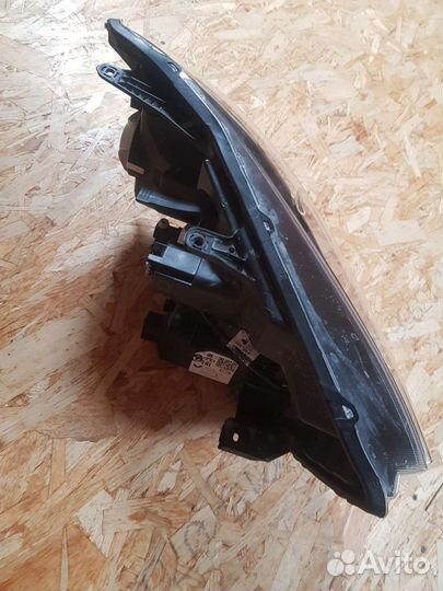 Фара веста б/у