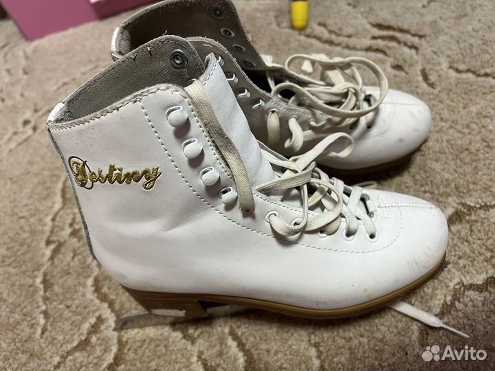 Коньки фигурные 38 размер