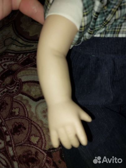 Кукла фарфоровая