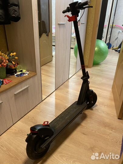 Электросамокат Tribe Maya