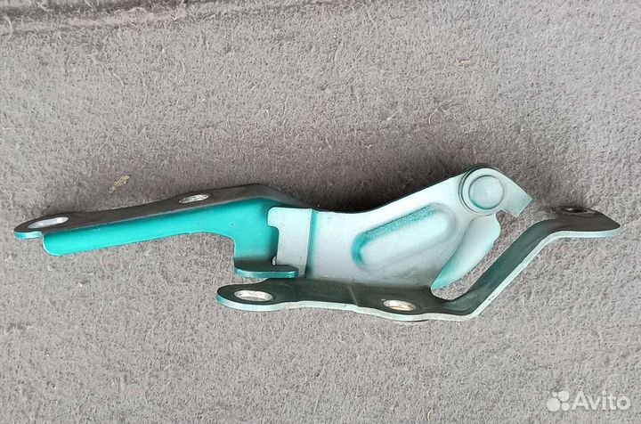 Петля капота левая Toyota Ipsum