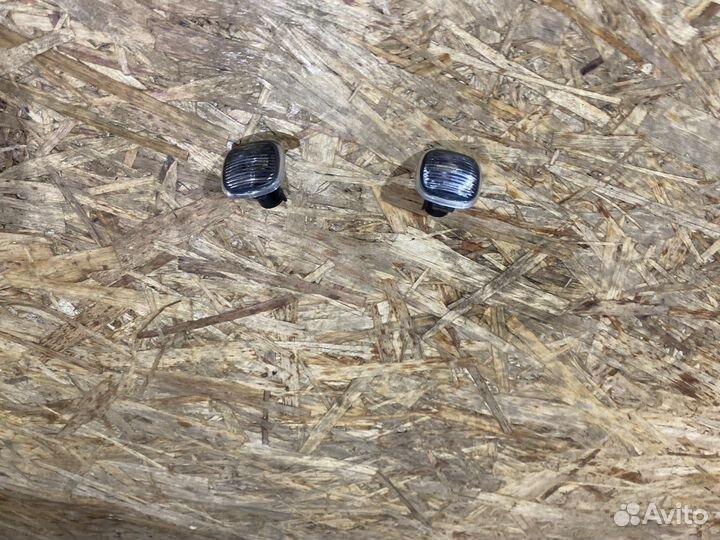 Повторитель поворота в крыло Skoda Fabia 2 07-15