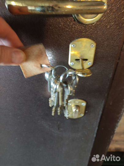 Дверь входная металлическая бу