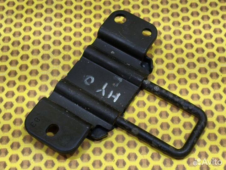 Ответная часть замка багажника левая Renault