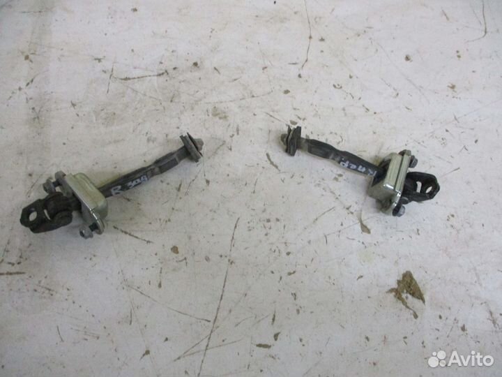 Ограничитель двери Форд Фьюжн 2008