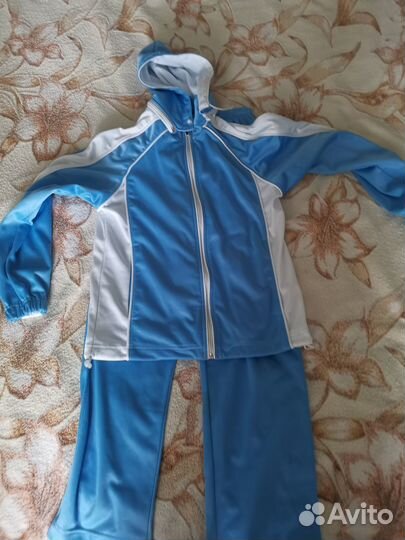 Костюм спортивный