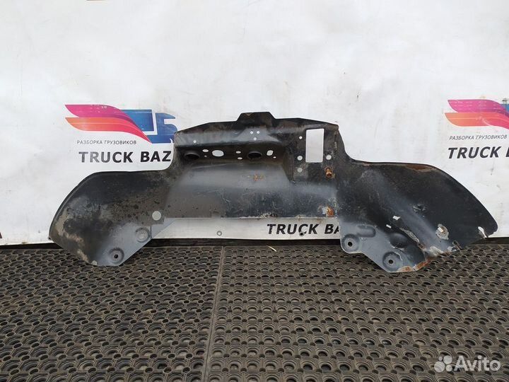 Подкрылок передний левый