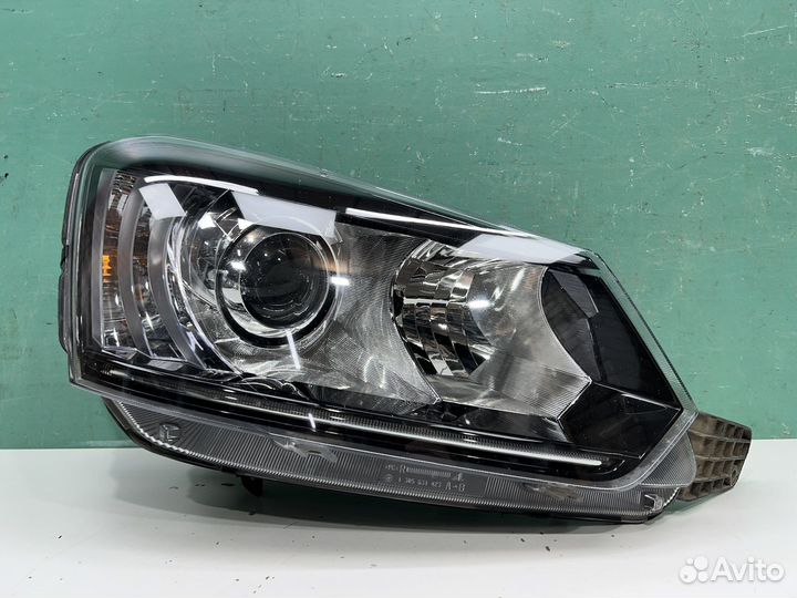 Фара правая Ксенон Skoda Yeti Рестайлинг 2013-2018