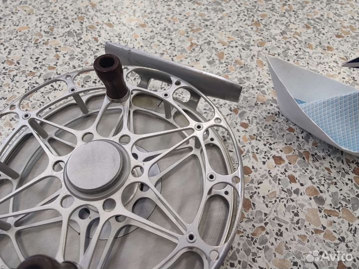 Катушка рыболовная инерционная СССР