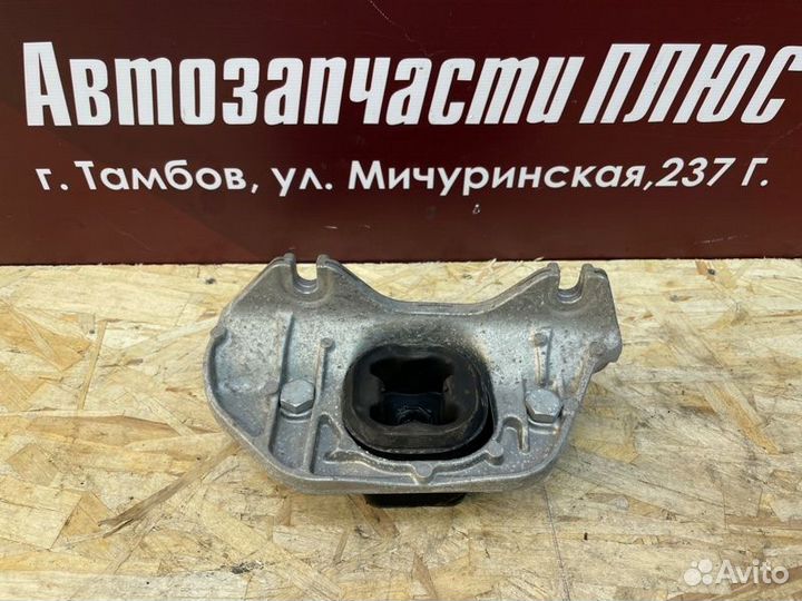 Опора МКПП Nissan Terrano