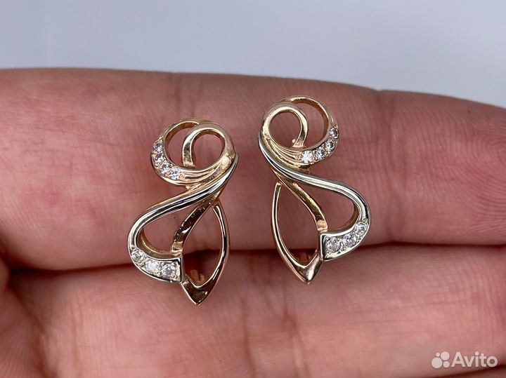 Золотые серьги 4.68 гр