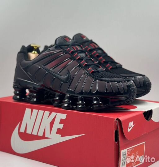 Кроссовки Nike Shox TL меняет цвет