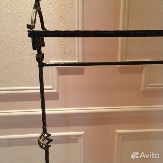 Вешало кованое