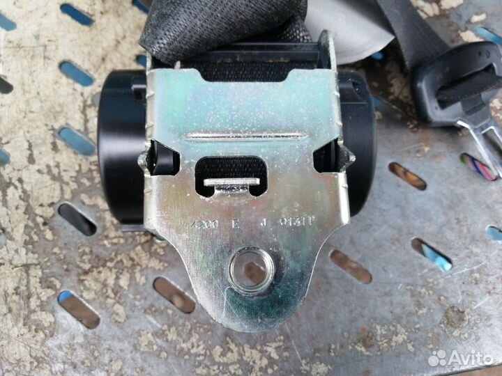 Ремень безопасности передний правый Opel Corsa D