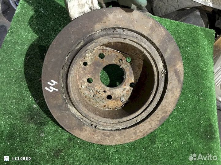 Тормозной диск на toyota mark X ZIO ANA10