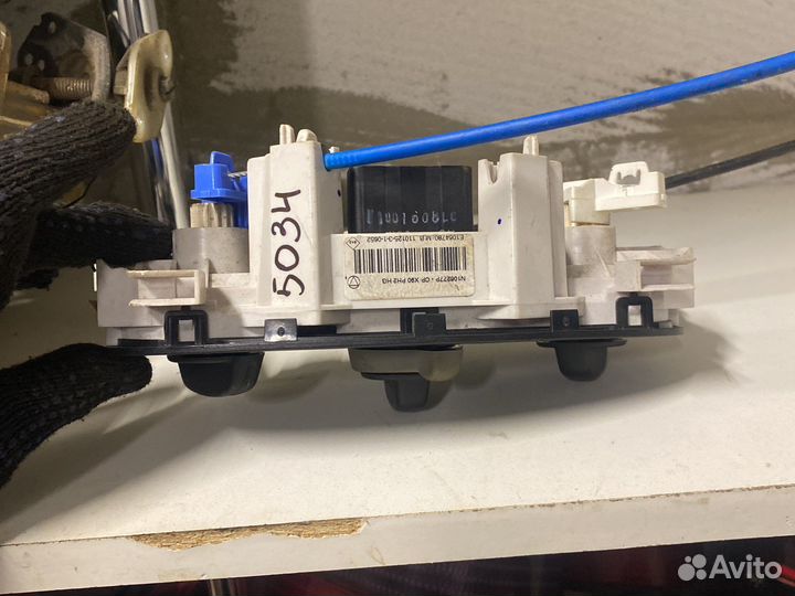 Блок управления отопителем Renault Sandero