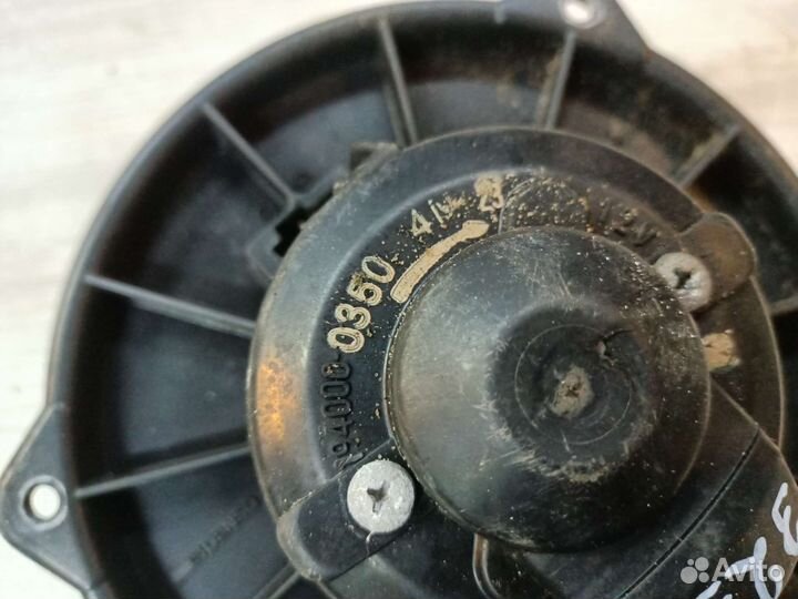 Моторчик печки Mazda 323 BG слепая