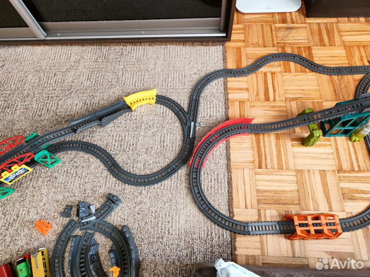 Томас и его Друзья. Железная дорога и паровозики