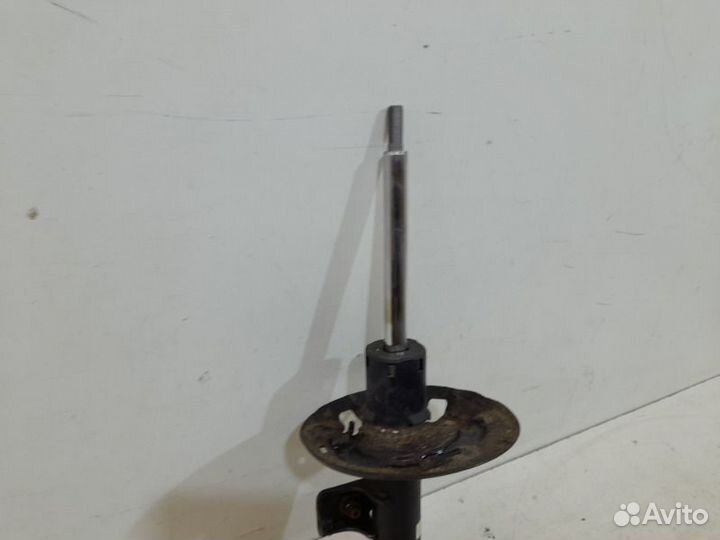 Амортизатор передний правый Toyota Camry V70