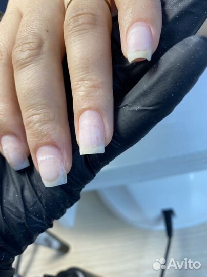 Требуется модель маникюр