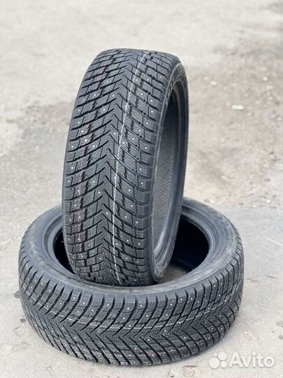 Zmax Winternova Stud II 215/55 R18 108H