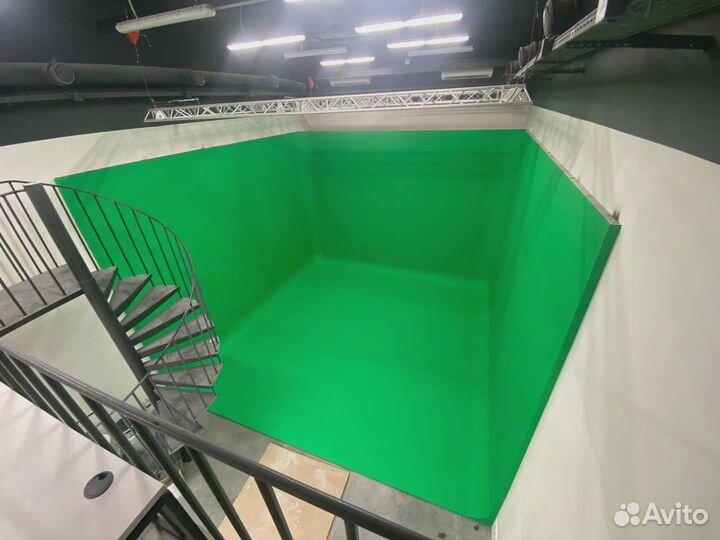 Почасовая аренда съёмочного павильона 98 кв.м