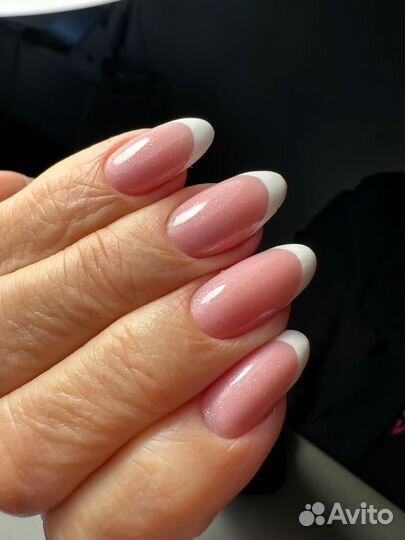 Модель на маникюр