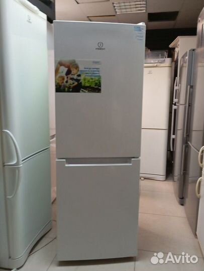 Холодильник indesit DS316W