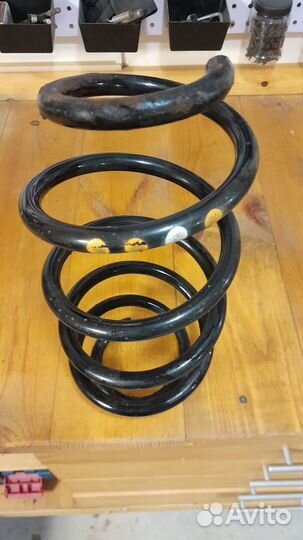 Пружина передняя VW Passat B7 оригинал