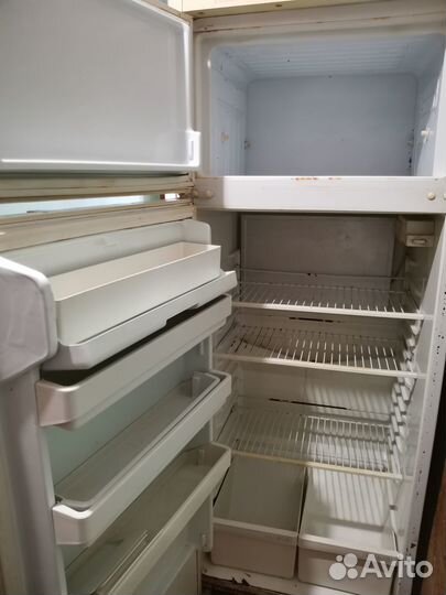Холодильник Атлант на запчасти