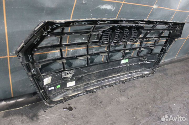 Решетка радиатора - Audi Q5