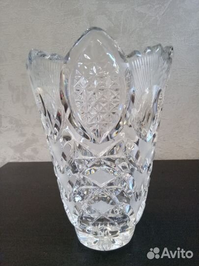 Ваза для цветов хрустальная