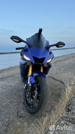 Yamaha R6