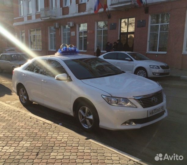 Прокат авто на торжество с водителем