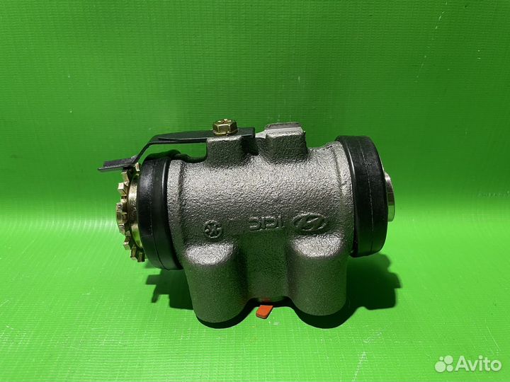 Задний левый тормозной цилиндр Hyundai HD120