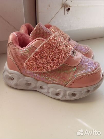 Кроссовки для девочек