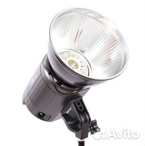 Вспышка студийная FST F-400 С рефлектором