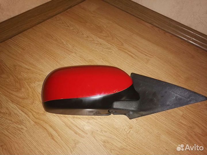 Продам зеркало правое от субару импреза