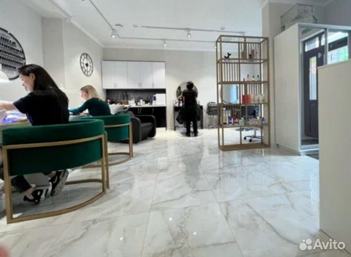 Требуется парикмахер-универсал, колорист