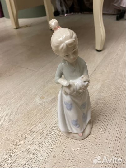 Фарфоровые статуэтки