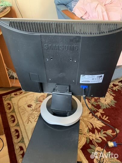Монитор Samsung