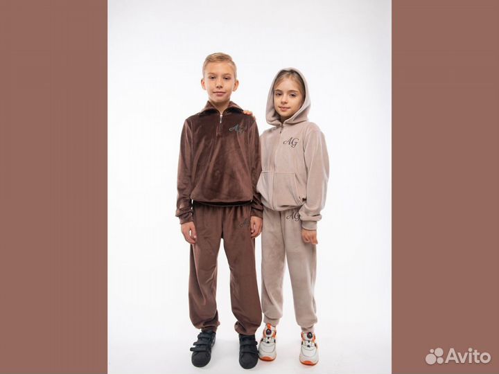 Велюровый спортивный костюм на мальчика