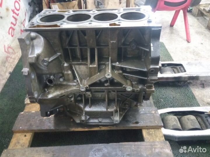 Блок цилиндров Nissan X-Trail NT31 MR20DE 2008